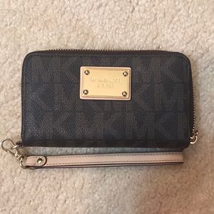 Michael Kors Wristlet